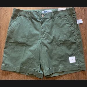 Old Navy Mid-Rise Everyday Shorts Women’s Size 14 Green 7” Inseam